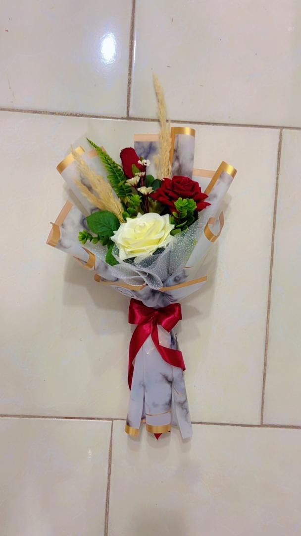 انواع دسته گل مصنوعی مناسبتی